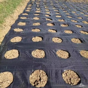 供应地膜铺设全套配套配件 牵引式地膜覆盖机、简易地膜铺设器